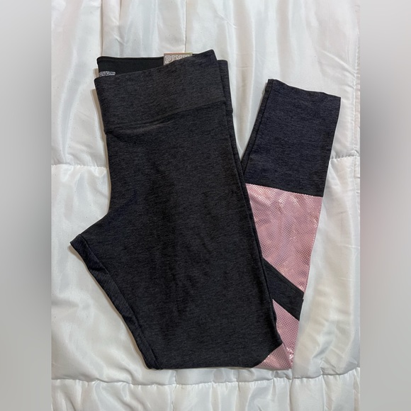 PINK Bundle - leggings and shirts!! - Picture 12 of 12